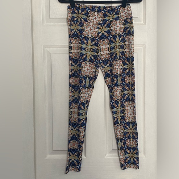 LuLaRoe Pants - NWOT LuLaRoe Multicolor Patterned Leggings OS